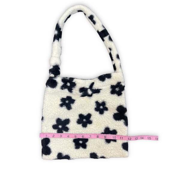 y2k fluffy hobo bag white and black daisys - Picture 9 of 9